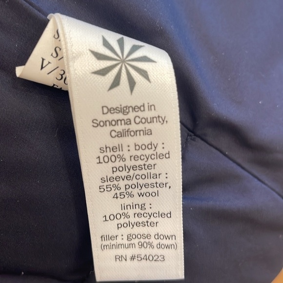 Athleta Responsible Down Navy Blue Jacket—BEAUTIFUL!! Never Worn—New WO Tags—S - Picture 9 of 9